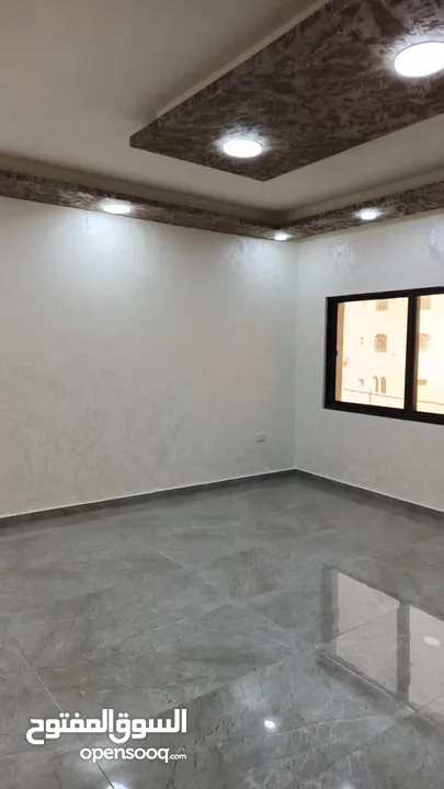 عمارة طابقية مميزة جداً للبيع عبارة 4 طوابق / القويسمة