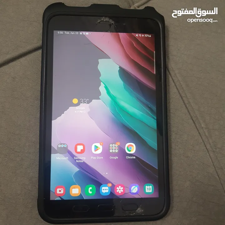 تابلت 64 جيجا تخزين و 4 رام  شغال بدون مشاكل التتش مشعور لكن شغال و القلم بيشتغل بركبله خط و ذاكره