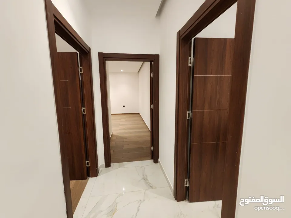 شقة للبيع على طريق المطار ( البنيات ) ref : 14366
