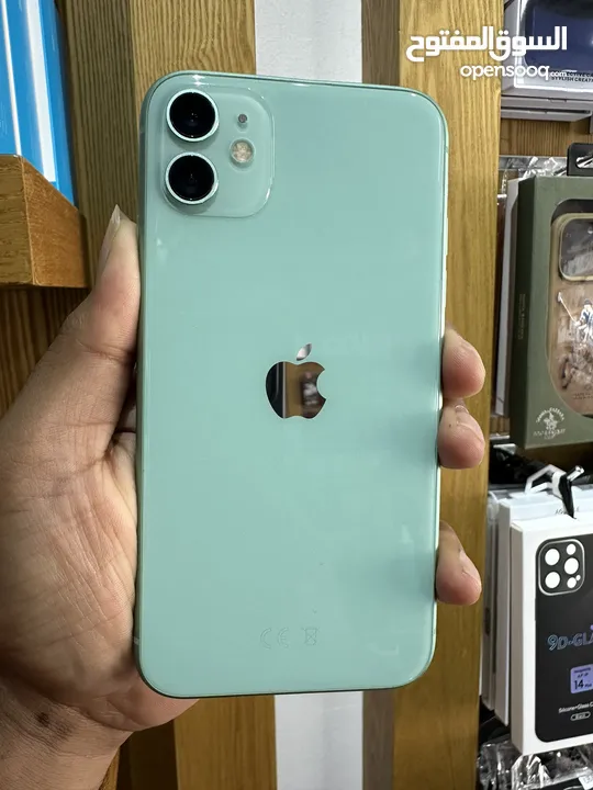 Uses iPhone 11 128Gb Green