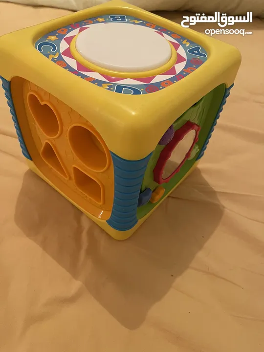 Multifunctional play cube