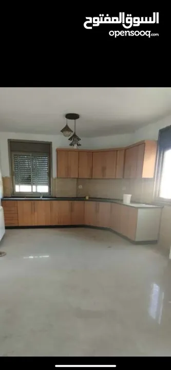 ثلاث غرف نوم غير مفروشة