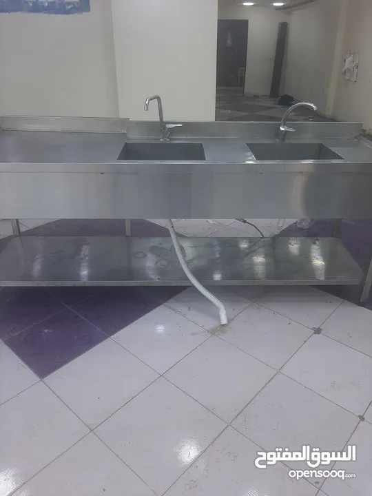 مجلى ستانليس ستيل حوضين تفصيل طول 3 متر وعرض متر وارتفاع متر مع رف ستانلس سفلي وارجل تطويل وتقصير