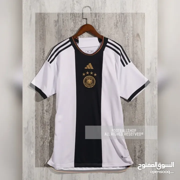 مجسمات ملاعب كرة قدم تيشرتات كرة قدم