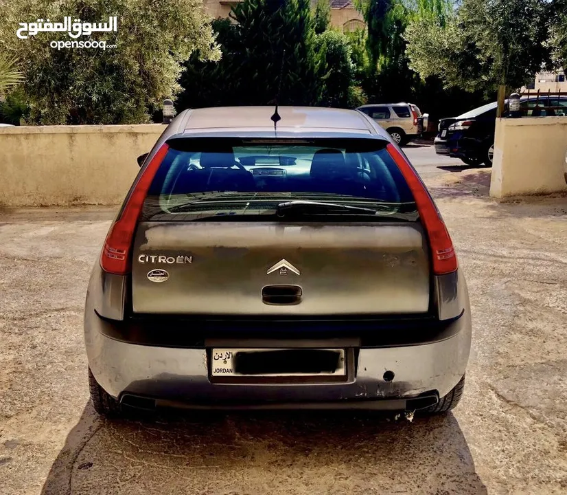 ستروين موديل C4 2011 للبيع بسبب السفر بسعر مغري كاش فقط ماتور 1600 cc لون فيراني الفحص مرفق في الصور