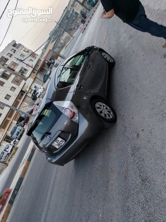 بريوس سي 2014 بحاله ممتازه للبيع بسعر منافس