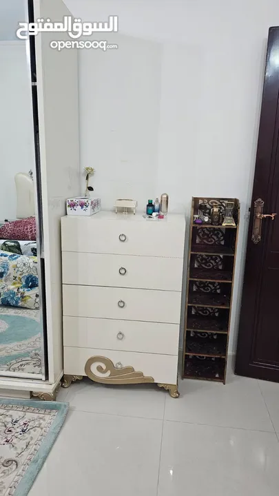 غرفة نوم بكامل ملحقاتها بحاله جيده للبيع  full bedroom in good condition for sale