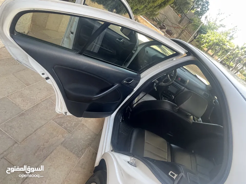 سكودا اوكتافيا تور 2008 ماتور 1900 حقن تيربو صالون نظيف فرش تنجيد جلد اضويه وغمازات جديدة