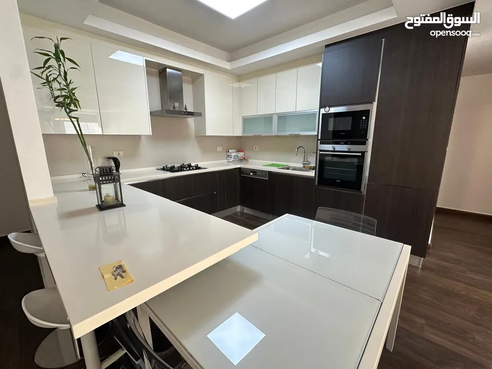 شقه مفروشه للأيجار في الدوار الرابع ( Property 42000 )-175064011