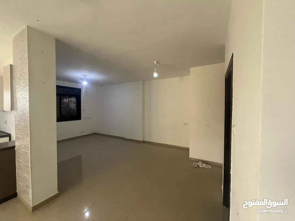 ثلاث غرف نوم غير مفروشة مدخل خاص