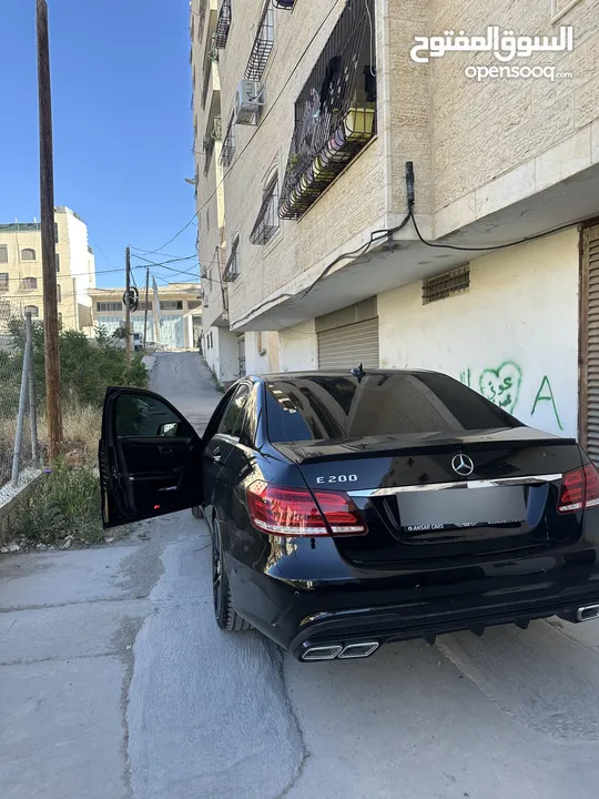 مرسيدس E200