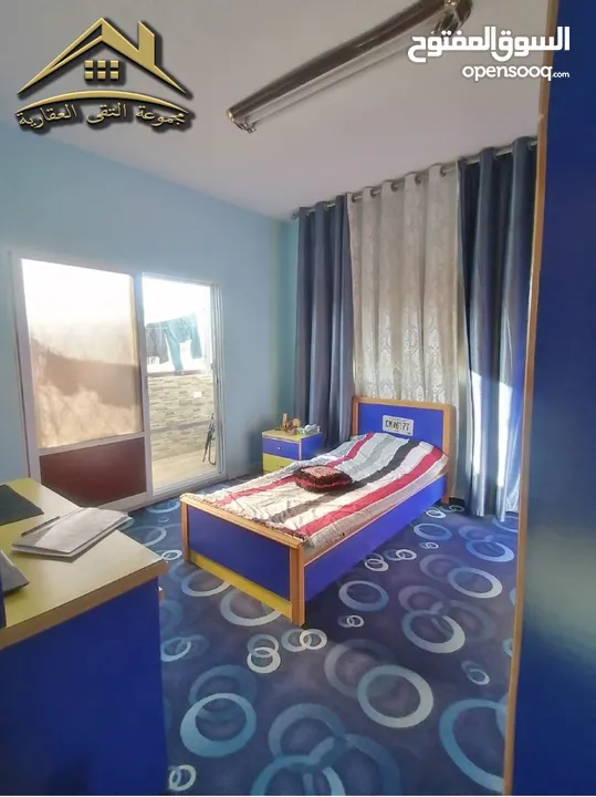 شقة طابق ثالث للبيع  المساحة 130 م   في اجمل مناطق الزرقاء الجديدة بالقرب من مخابز القدس