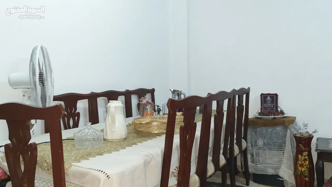 طاولة سفرة كبيرة للبيع