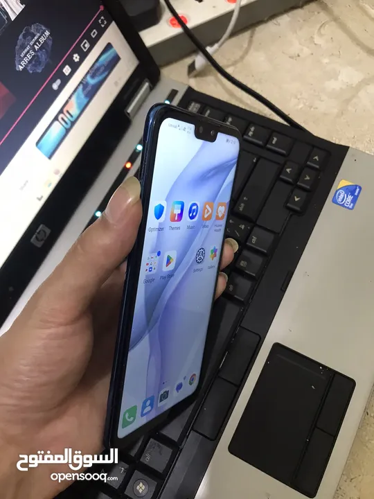 جهاز هواوي y9 2019 بحالة الوكالة استعمال بسيط .. كما هو موضح بالصور معاه شاحن وسماعات