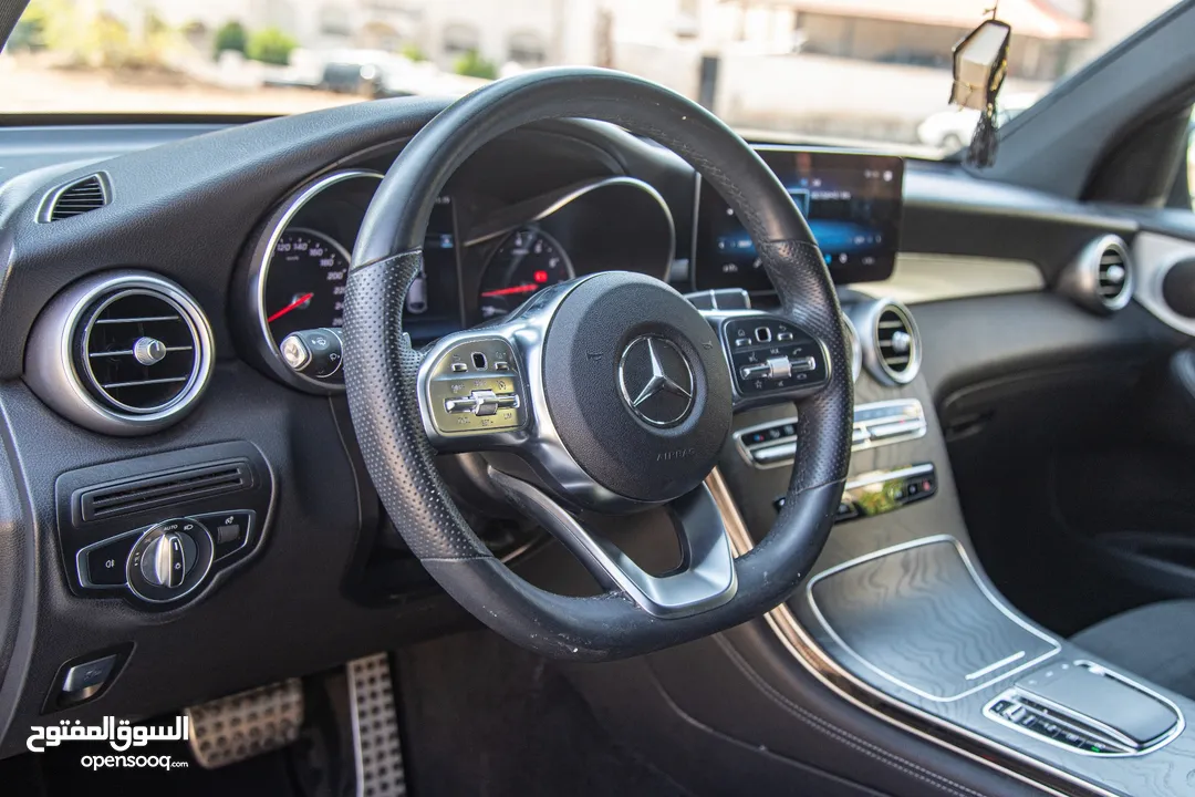 Mercedes Glc200 hybrid 2020 4matic Coupe Amg kit   السيارة وارد الشركة و قطعت مسافة 36,000 كم فقط