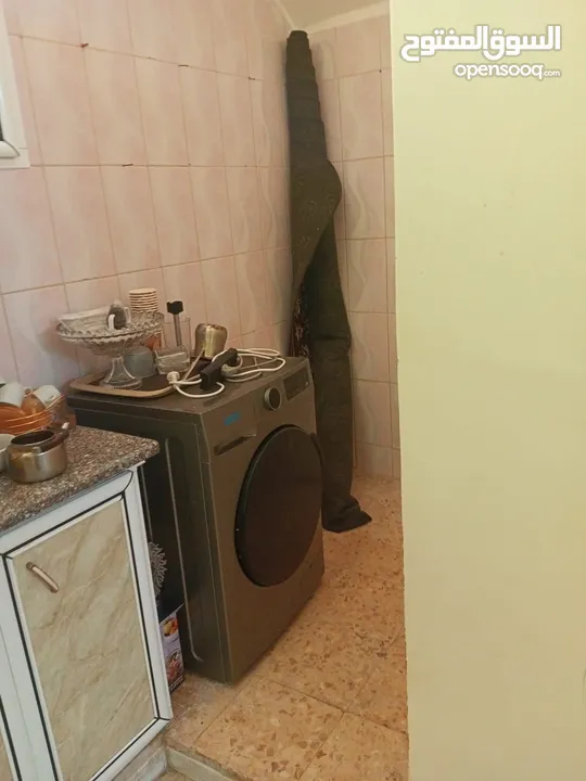 شقة مفروشة الحي الجنوبي قرب مدارس دار العلوم  3 غرف نوم  2 حمام  غرفة ضيوف  غرفة صالون  مطبخ . مكيف
