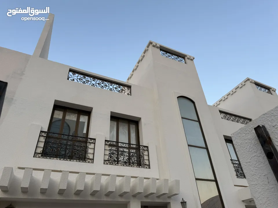 فلاتين للإيجار في الخوير الجنوبية Rental Announcement in Al Khuwair South