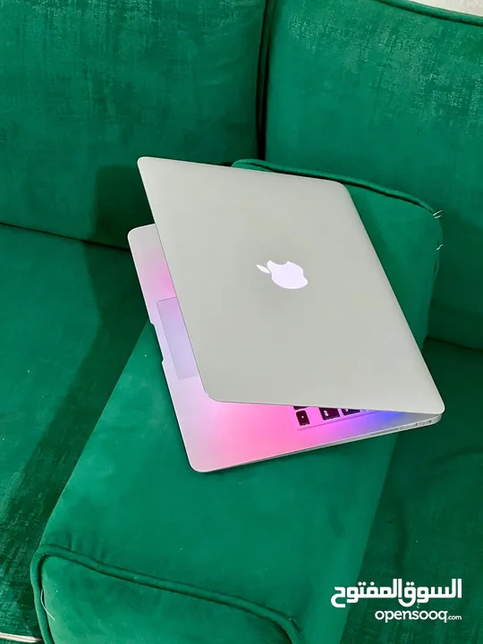 MacBook Pro and MacBook Air all models available