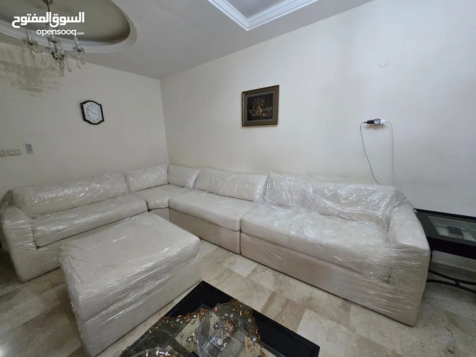 كنب جديد لم يستخدم نوعية جيدة للبيع