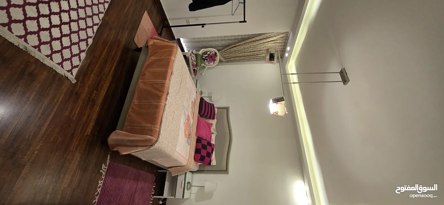 شقه مفروشه للايجار الشهري في عبدون قرب السفاره الامريكيه بأثاث مميز وفاخر