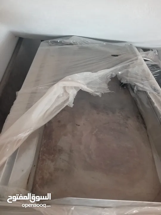 عدة مطعم للبيع مستعملة بحالة ممتازة جدا  البيع بداعي السفر..................................