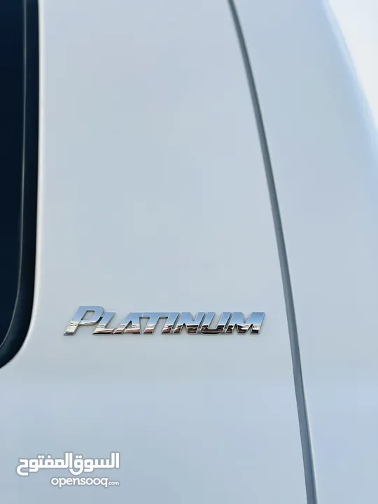 TOYOTA TUNDRA PLATINUM 2013