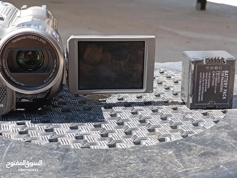 كاميرا Panasonic كلاسيكيه ديجيتال احترافيه تصوير فيديو و صور