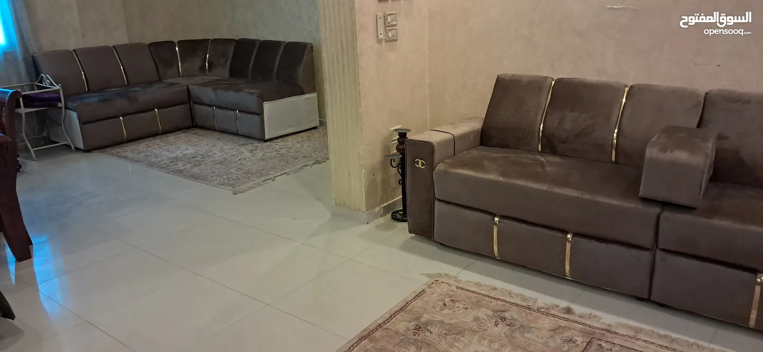 مجلس خليجى تفصيل بحال الوكاله للبيع فى اربد 34 مقعد بغطى 21 متر طولى