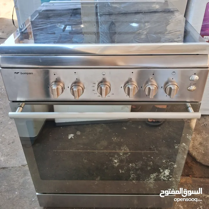 Bompani 4 burner gas cooker for sale with Excellent condition free delivery