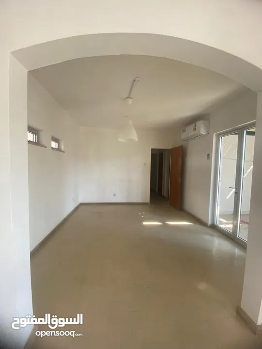3Me32-Elegant 3+1BHK single floor villa in MQ