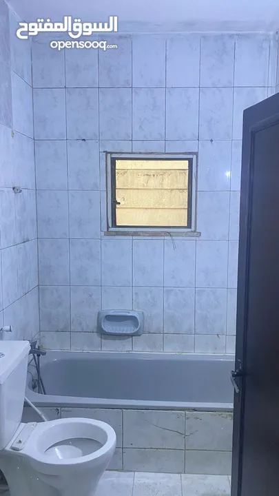 شقة للايجار طابق اول