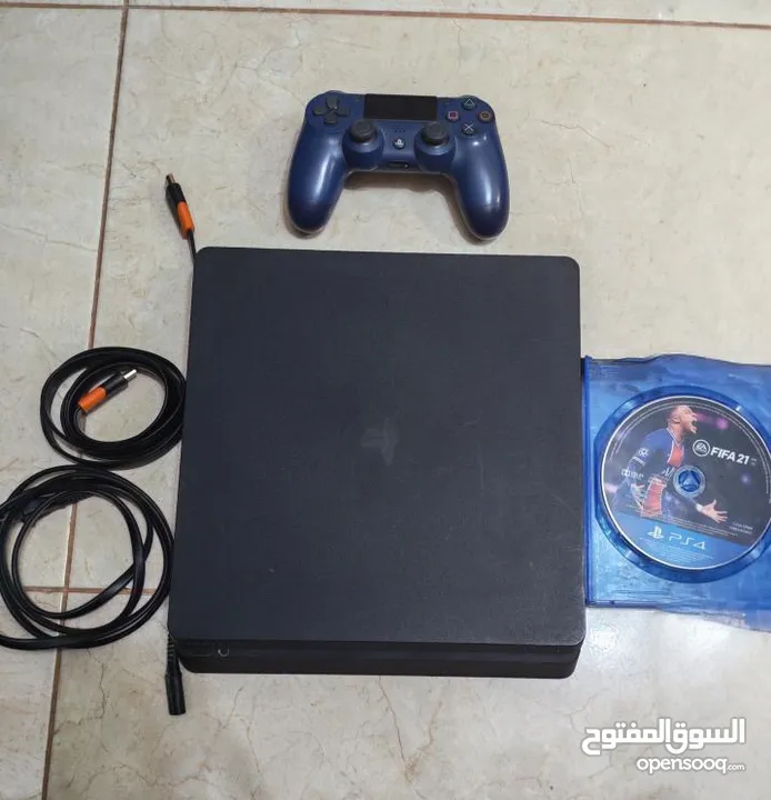 بليستيشن 4 slim  بكامل قطعه الأصلية