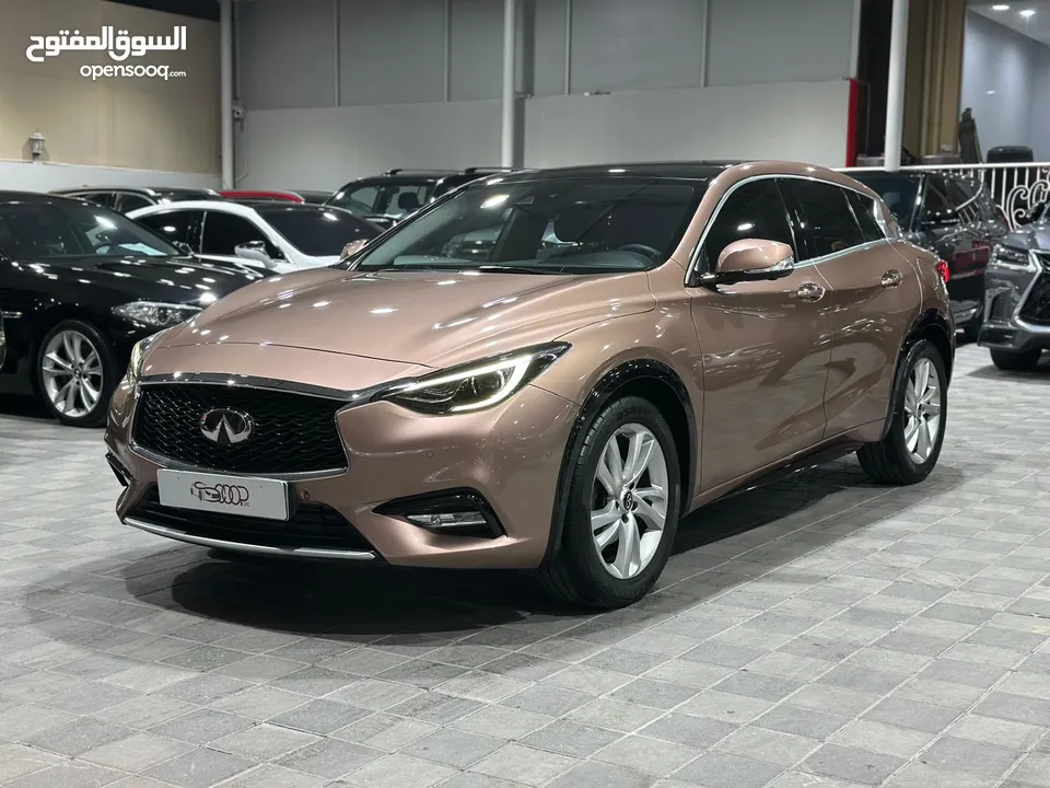 Infiniti Q30 2019