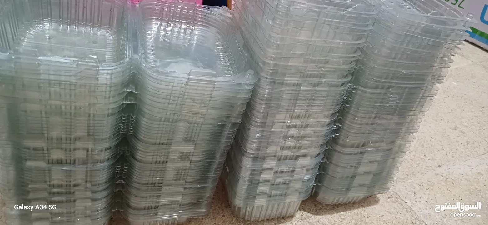 علب بلاستيك 100 وخمسين حبة