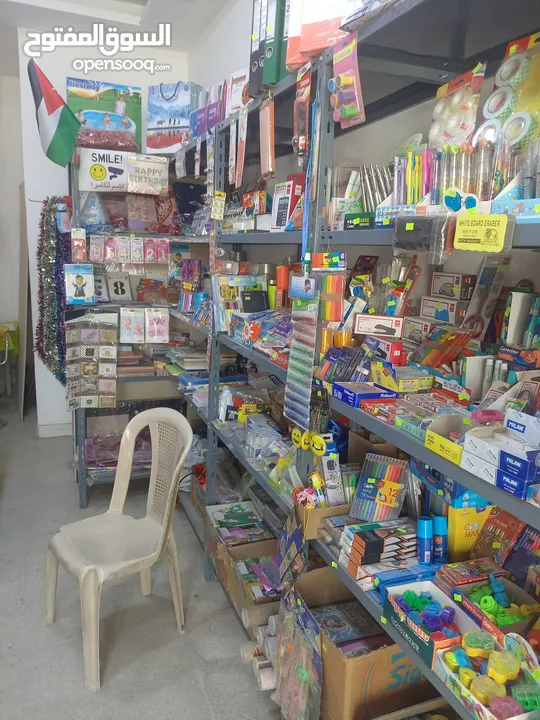 فرصة استثمارية - مكتبة بكامل معداتها في موقع متميز في عمان – ماركا الجنوبية  للبيع لعدم التفرع
