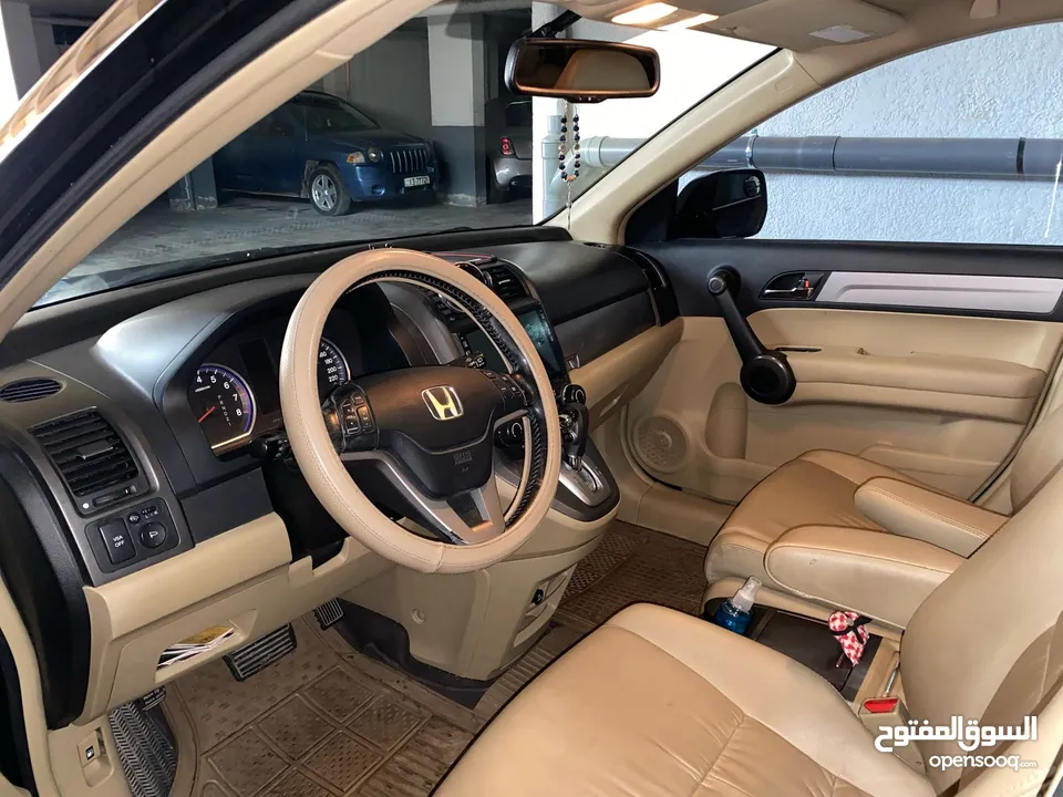 4جيد 2011 Honda cr-v هوندا سي ار في
