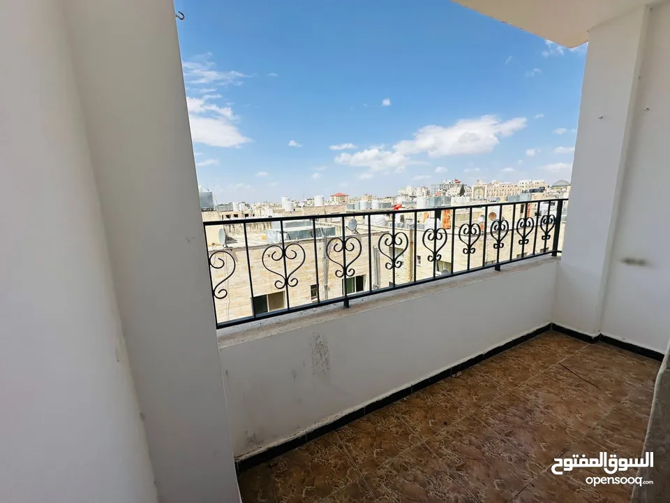 ‏شقة للإيجار ثلاث غرف شارع الجامعة