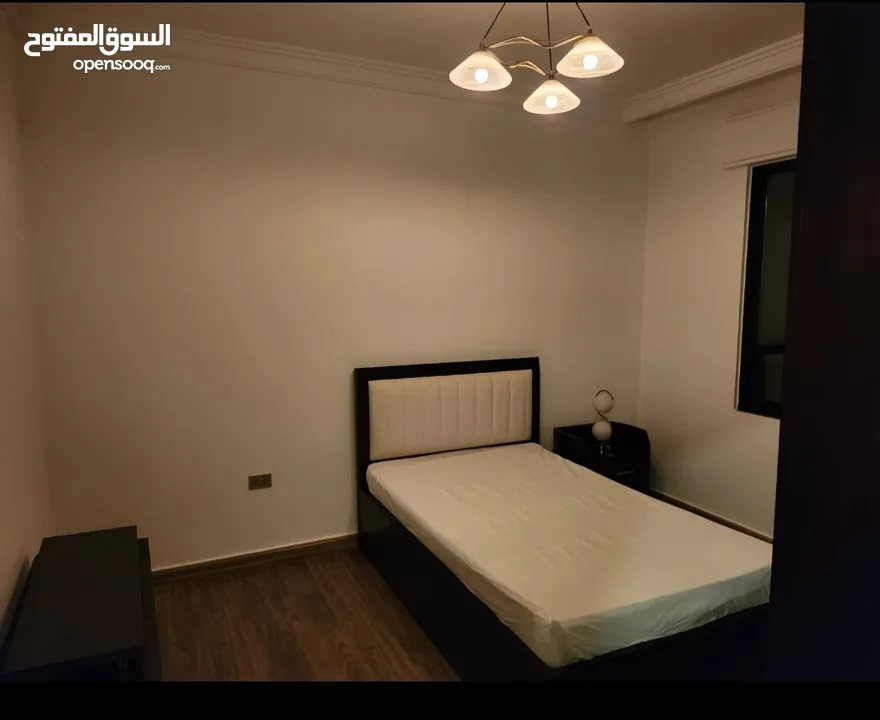 شقه دبل سوبر ديلوكس في دير غبار في حاله فوق الممتازه مؤثثه  جزئي غير مستخدمه الا لفتره قصيره للبيع