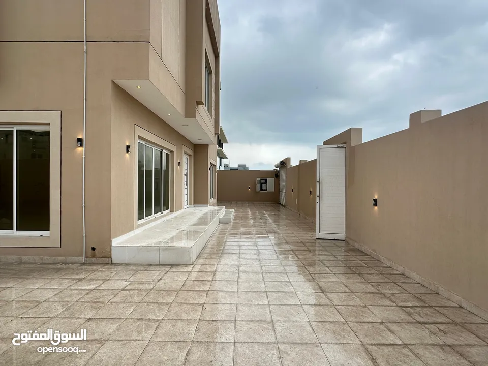 للإيجار فيلا في جو (راس حيان)  Villa for rent in Ras Hayyan
