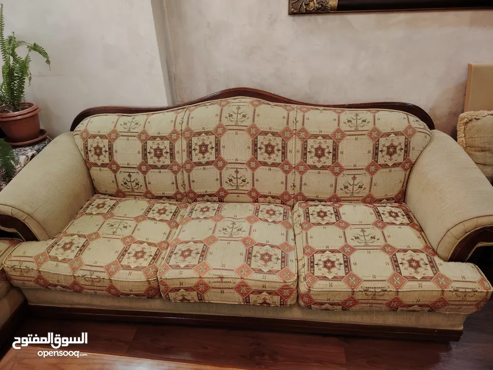 ببلاش للبيع المستعجل!! غرفتين ضيوف وصالة مستعملات للبيع في البيادر