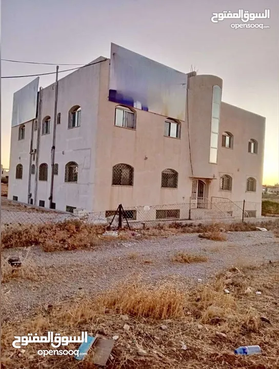 عمارة للبيع بالقرب من جامعة مؤتة