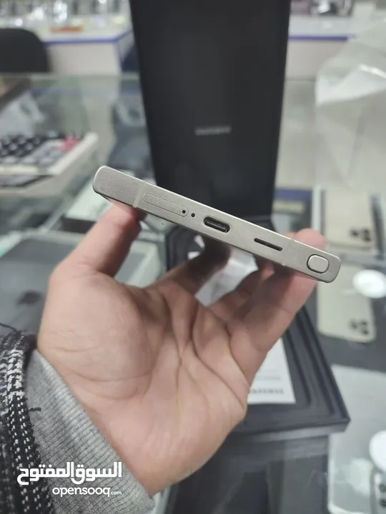 s24 ultra 256GB   بحالة ممتازة وارد الشرق الأوسط