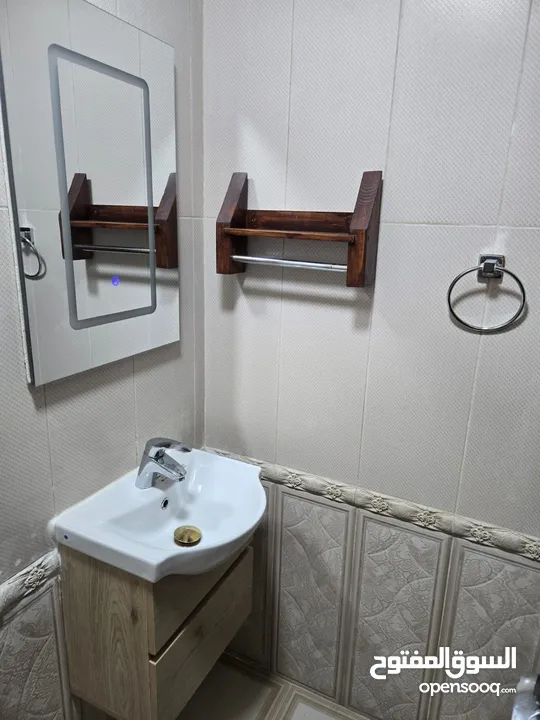 شقة للإيجار دير غبار