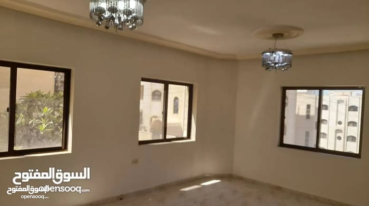 شقة  طابقية مميزة طابق اول للبيع في الذراع الغربي من المالك مباشرة