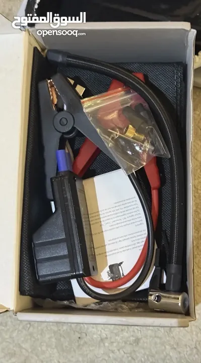 مكثف طاقة ( Jump starter ) لشحن بطارية السيارة بالإضافة إلى القدرة على نفخ العجال