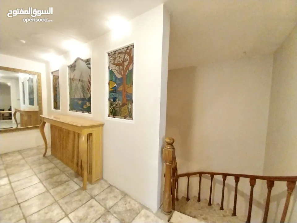 فيلا للايجار في عبدون  ( Property 33676 ) سنوي فقط