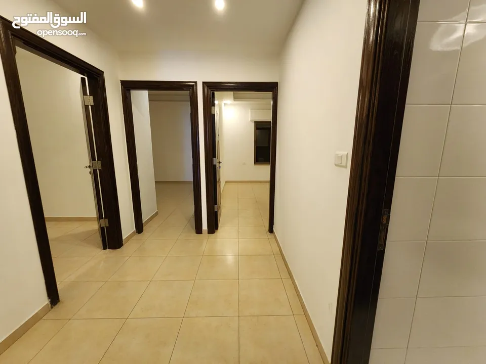 شقة فارغة للبيع في دير غبار ref : 14244