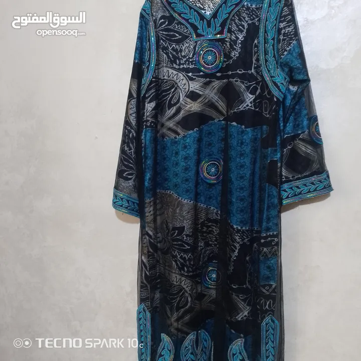 فساتين وثواب اي واحد خمسه دنانير