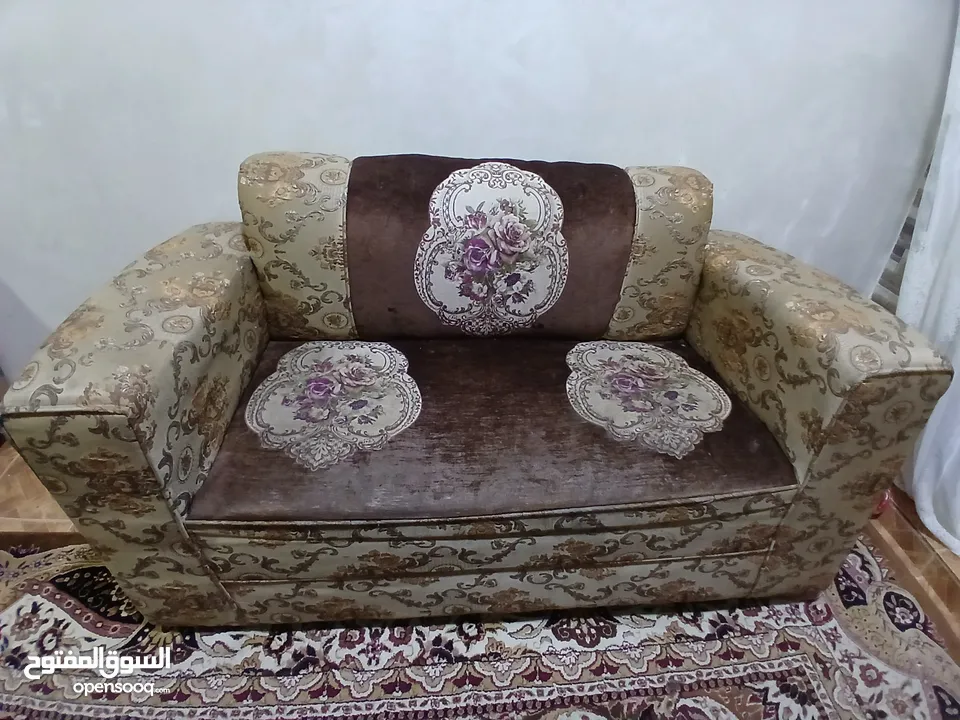 كنب جلوس مستعمل بحالة جيدة