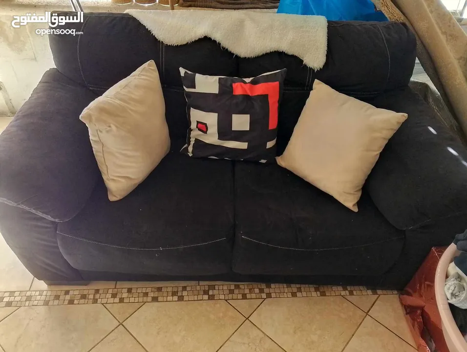 طقم كنب وطقم طاولات للبيع